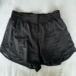 Lululemon Hotty Hot Lined 4” size 8